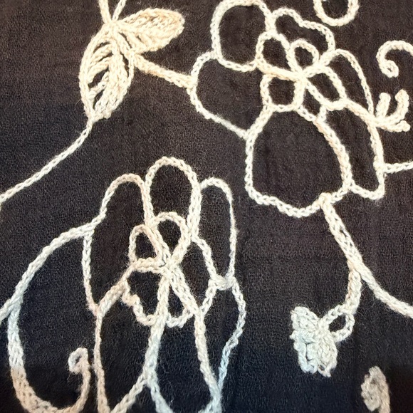 Lauren Michelle Petite Large Black Embroidered Floral Button Front Blouse - Picture 8 of 9